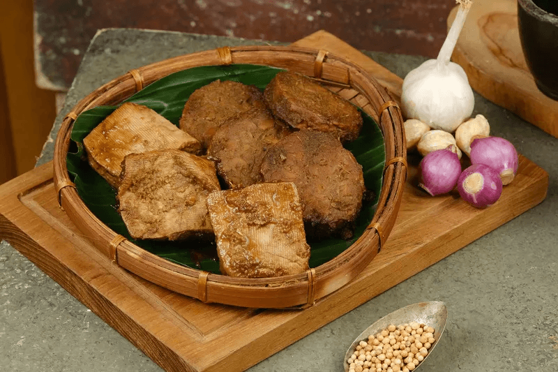 Tahu tempeh, traditional Indonesian Food. By edgunn36
