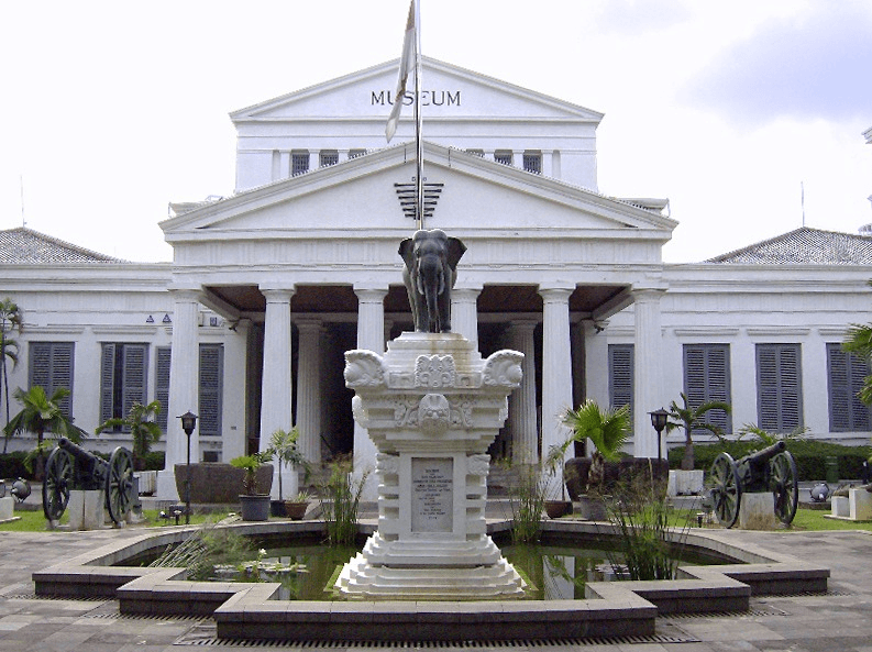 National Museum Indonesia. Wikipedia