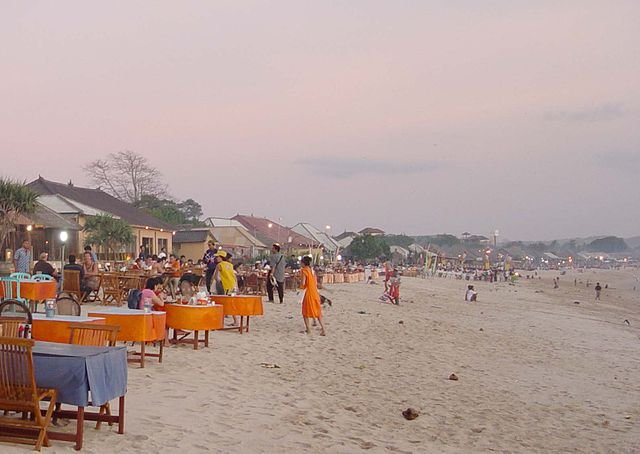 Jimbaran beach. Wikimedia
