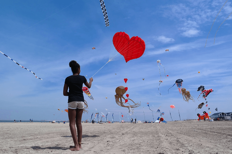kite flying with a heart. By balls340